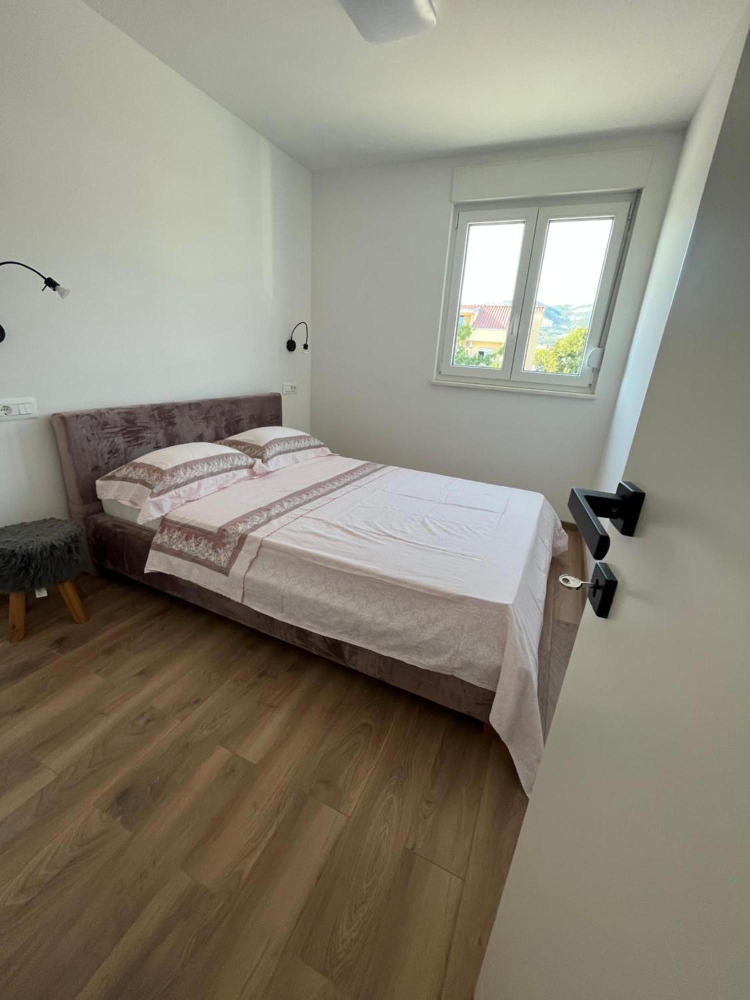 Apartment Giovani Kastela Luaran gambar