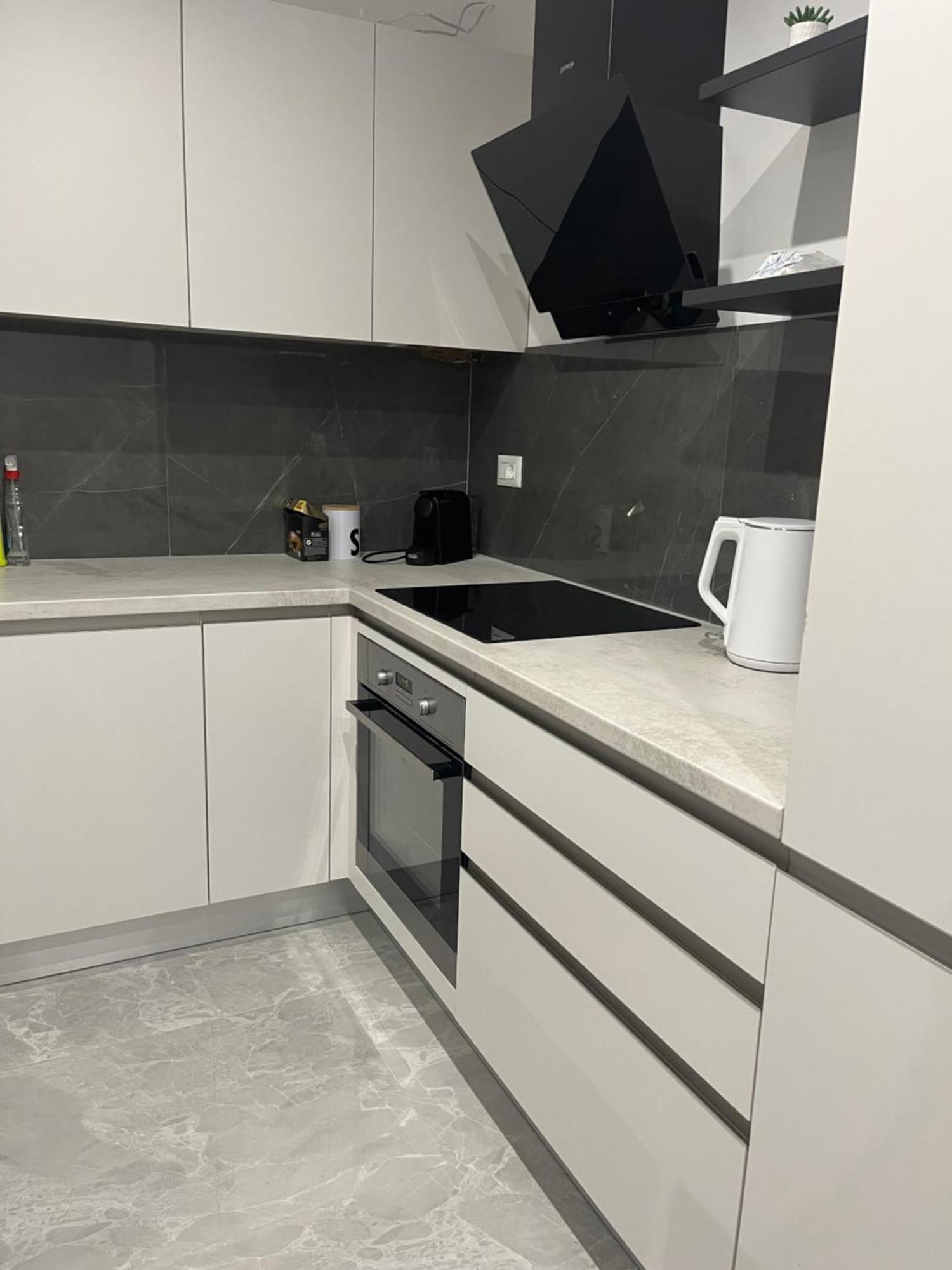 Apartment Giovani Kastela Luaran gambar